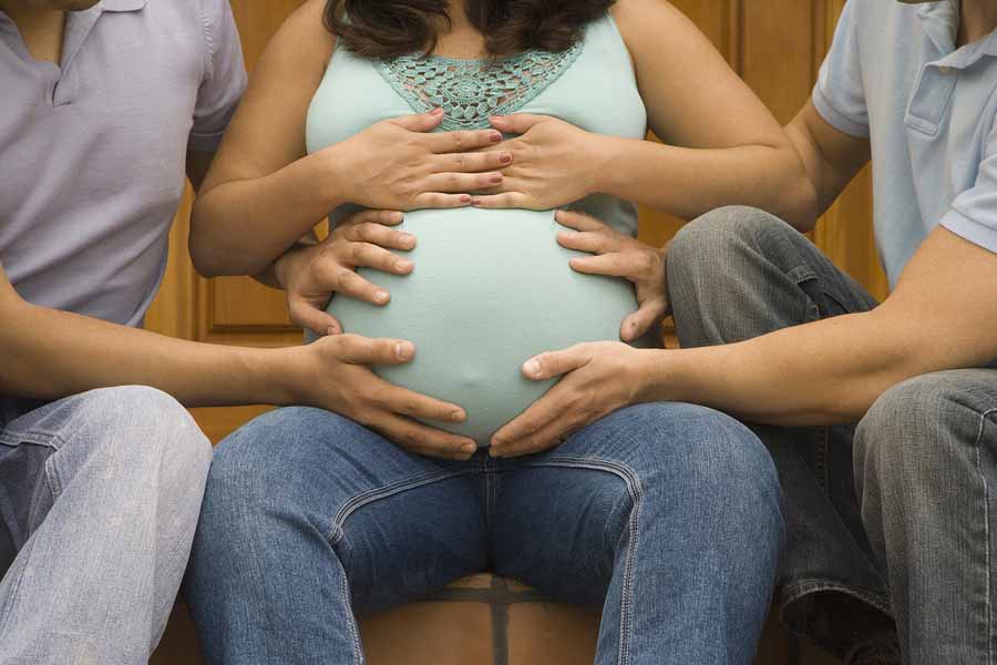 Partnerles zwangerschapsyoga met 2 papa's