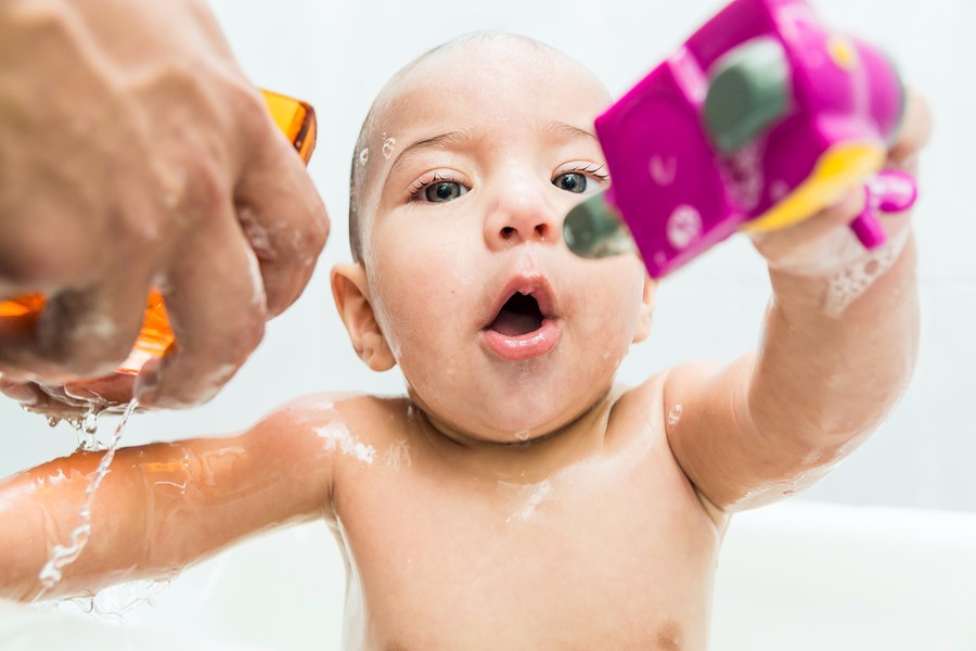 Motivatie achterzijde onduidelijk Je baby in bad doen – 24Baby.nl