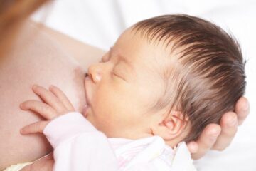 Tijdens de borstvoedingscursus leer je technieken om je baby goed aan te leggen
