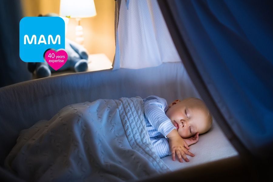 baby-ligt-lekker-te-slapen