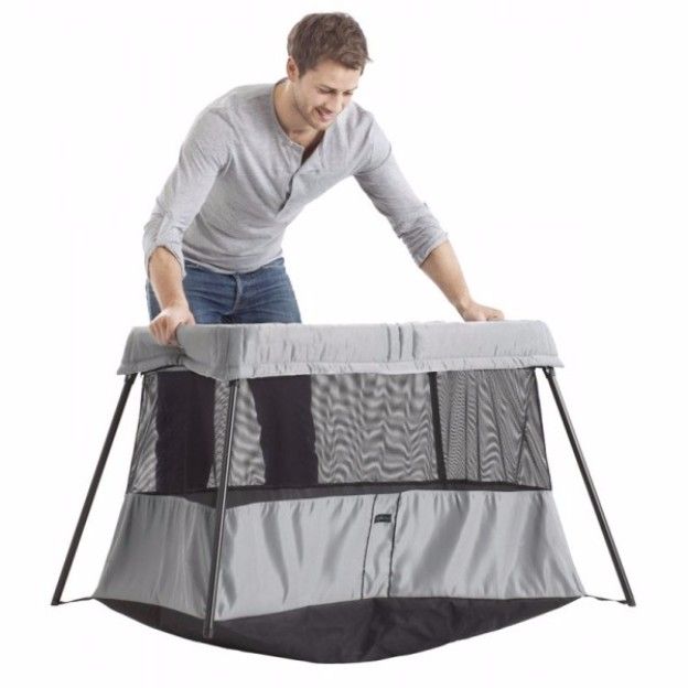 Baby_22_weken_oud_campingbedje