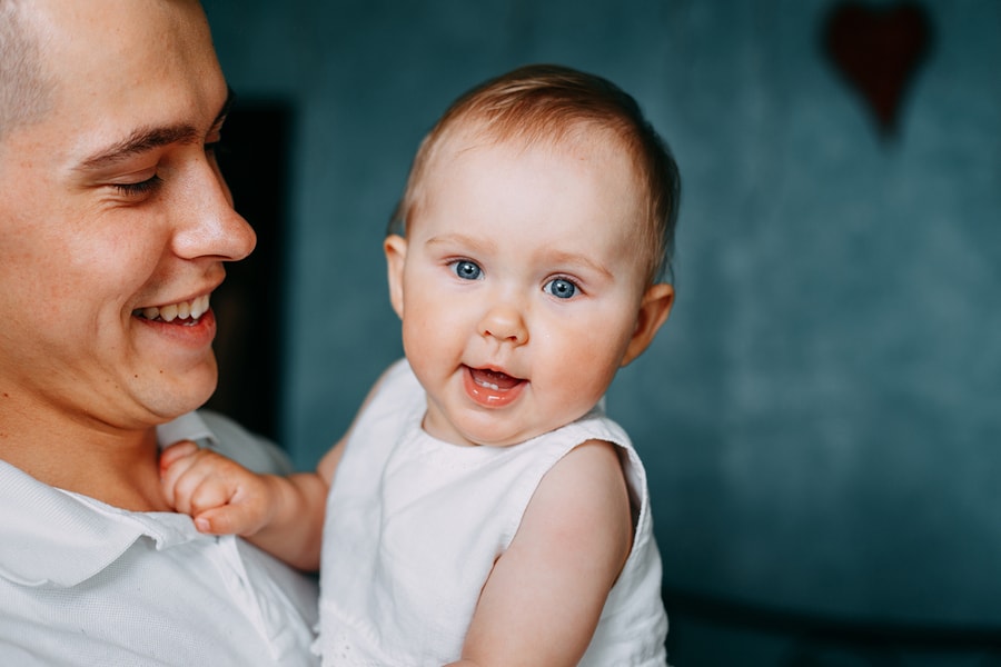 Vader belegt geld voor zijn baby