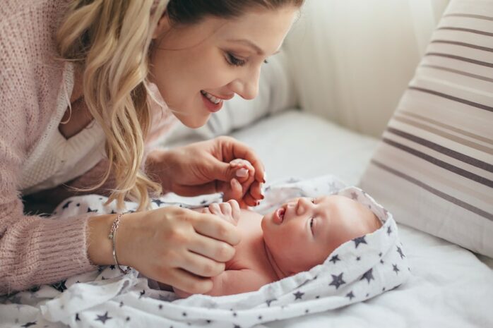 Moeder spaart voor de toekomstdromen van haar baby