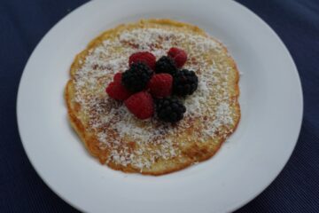 Gezond ontbijtje: pannekoekje met banaan en ei