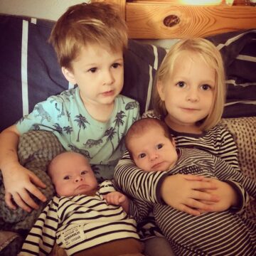 Florian en Celeste met hun oudere broer en zus