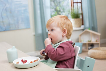 Baby eet met Stokke Munch