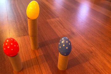 Paasspelletjes waarbij kinderen een paasbos bouwen