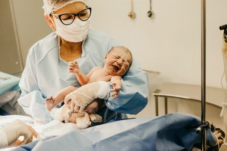 wanneer praat een baby
