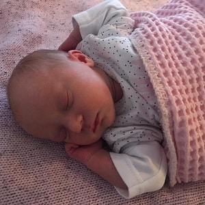 Pasgeboren baby Rox