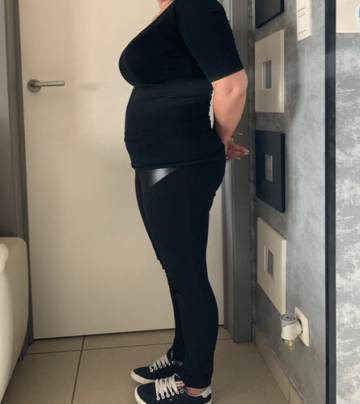 Foto van 4 weken zwanger buik