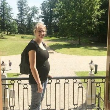 19 weken zwangere vrouw buikfoto