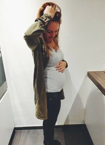 Buikfoto van 20 weken zwangere vrouw