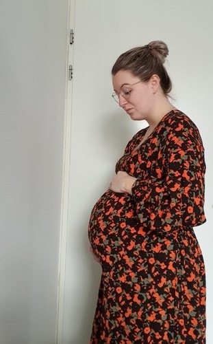 33 weken zwanger buikfoto
