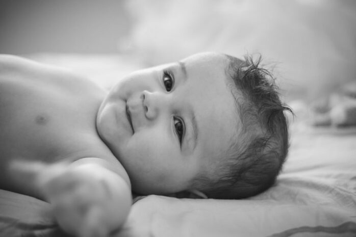 baby met Scandinavische babynamen