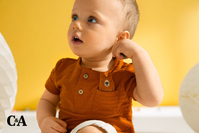 Baby in trendy babykleding