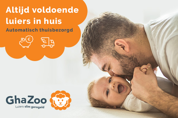 vader en baby met luiers van GhaZoo