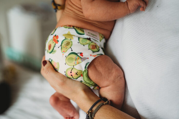 Baby in wasbare luiers