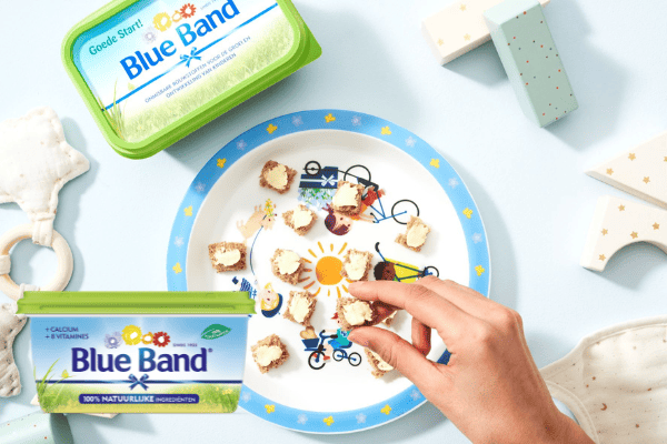 Bordje met blueband en eerste boterham