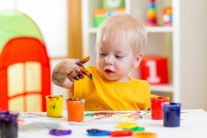 Spielzeug für 1-Jährige: Fingerfarben